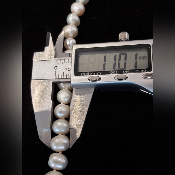 18" Baroque Freshwater Pearls 10mm to 11mm - Picture 4 of 4